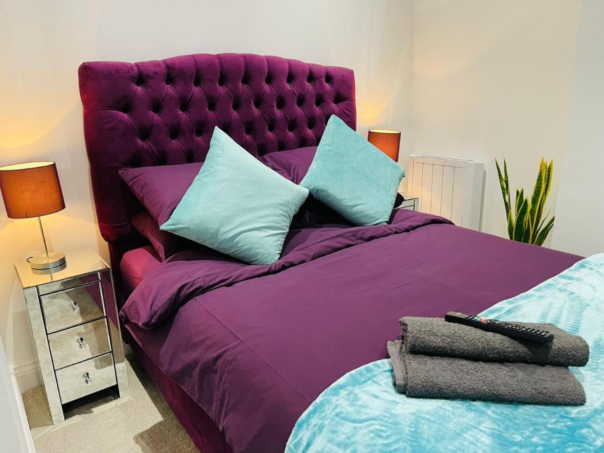 Salt Hill Windsor Legoland Eton Heathrow Luxury 2 Bed 1 Bath Free Parking Apartment Slough Ngoại thất bức ảnh