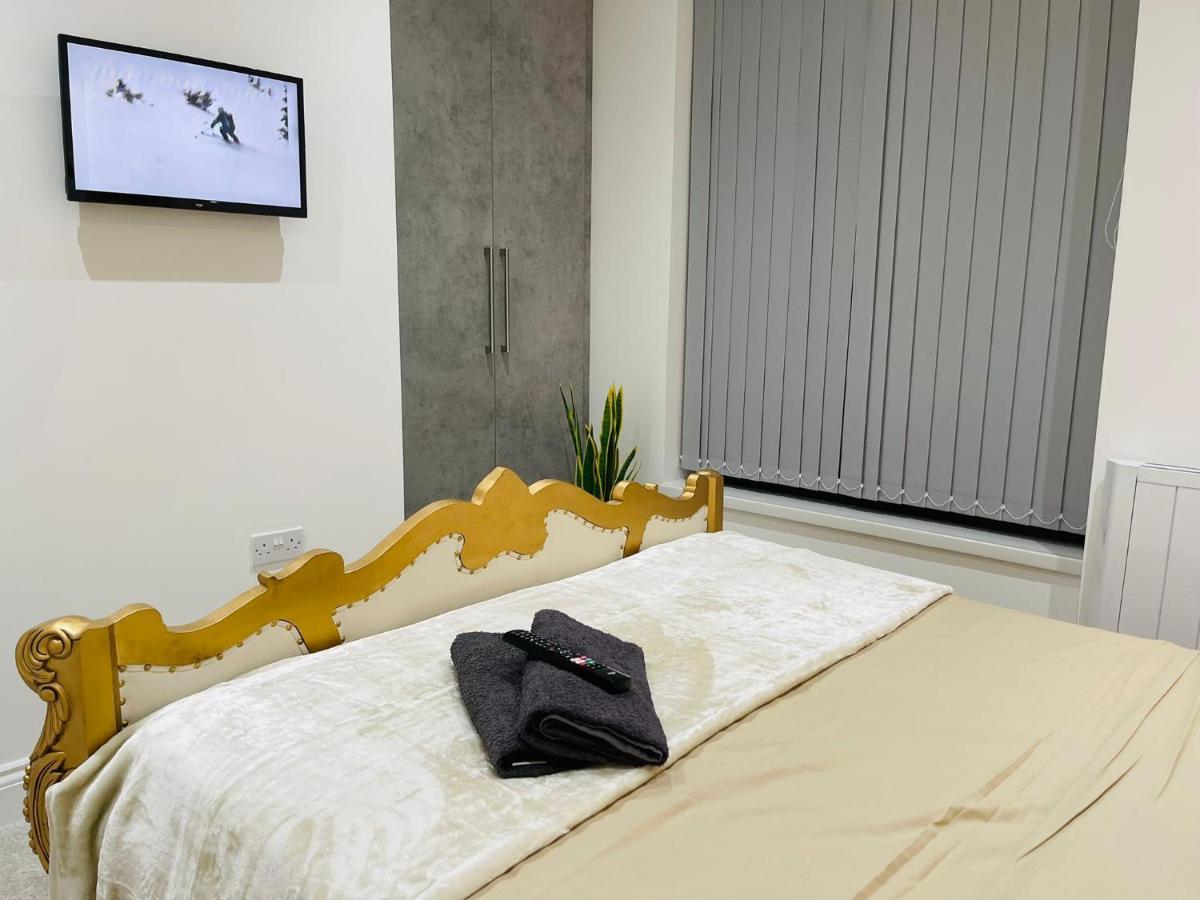 Salt Hill Windsor Legoland Eton Heathrow Luxury 2 Bed 1 Bath Free Parking Apartment Slough Ngoại thất bức ảnh